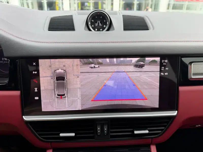 Cayenne E-Hybrid 2023 Cayenne E-Hybrid 2.0T — миниатюра 11