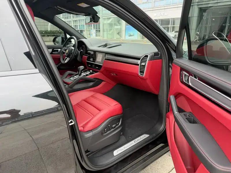 Cayenne E-Hybrid 2023 Cayenne E-Hybrid 2.0T — миниатюра 14