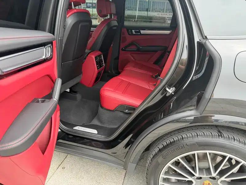 Cayenne E-Hybrid 2023 Cayenne E-Hybrid 2.0T — миниатюра 15