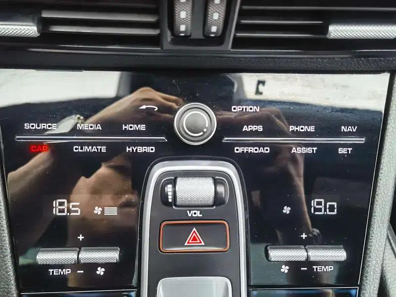 Cayenne E-Hybrid 2019 Cayenne E-Hybrid 2.0T — миниатюра 18