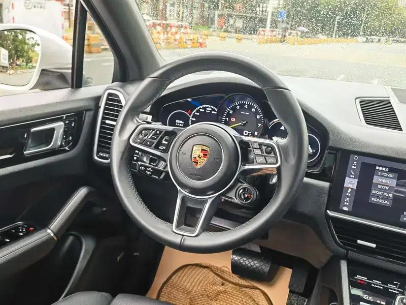 Cayenne E-Hybrid 2019 Cayenne E-Hybrid 2.0T — миниатюра 29