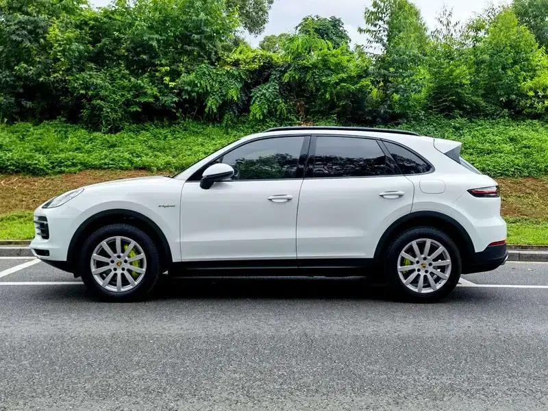 Cayenne E-Hybrid 2019 Cayenne E-Hybrid 2.0T — миниатюра 4