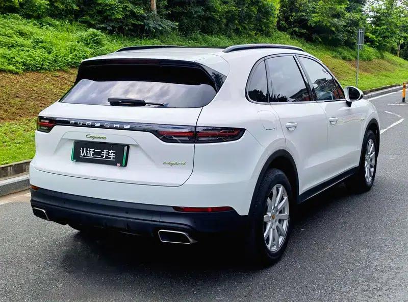 Cayenne E-Hybrid 2019 Cayenne E-Hybrid 2.0T — миниатюра 7