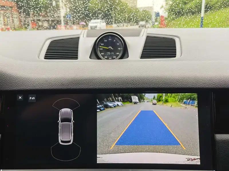 Cayenne E-Hybrid 2019 Cayenne E-Hybrid 2.0T — миниатюра 8