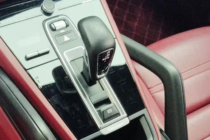 Cayenne E-Hybrid 2020 Cayenne E-Hybrid 2.0T — миниатюра 8