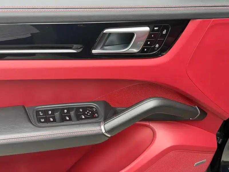 Cayenne E-Hybrid 2021 Cayenne E-Hybrid 2.0T — миниатюра 19