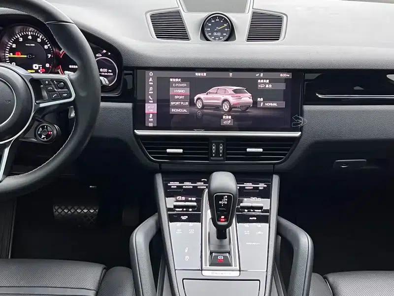 Cayenne E-Hybrid 2019 Cayenne E-Hybrid 2.0T — миниатюра 7
