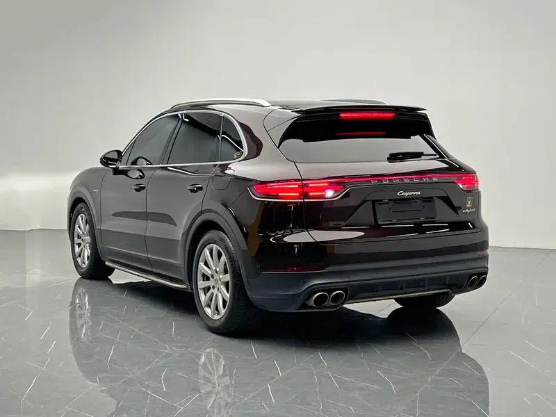 Cayenne E-Hybrid 2019 Cayenne E-Hybrid 2.0T — миниатюра 4