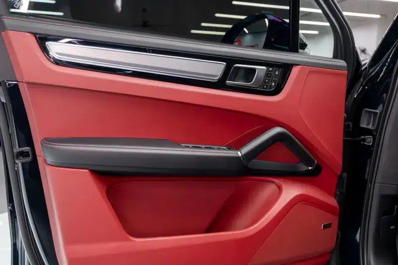 2023 Cayenne E-Hybrid 2.0T Platinum Edition — миниатюра 11