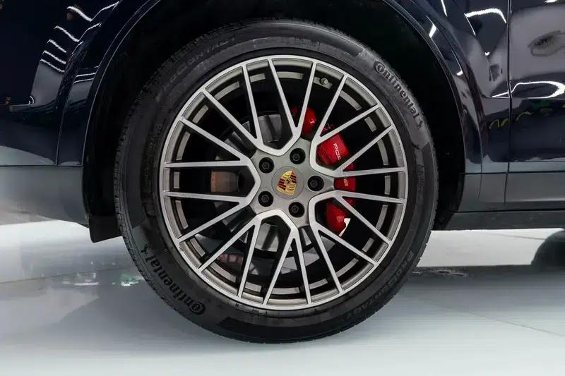 2023 Cayenne E-Hybrid 2.0T Platinum Edition — миниатюра 16