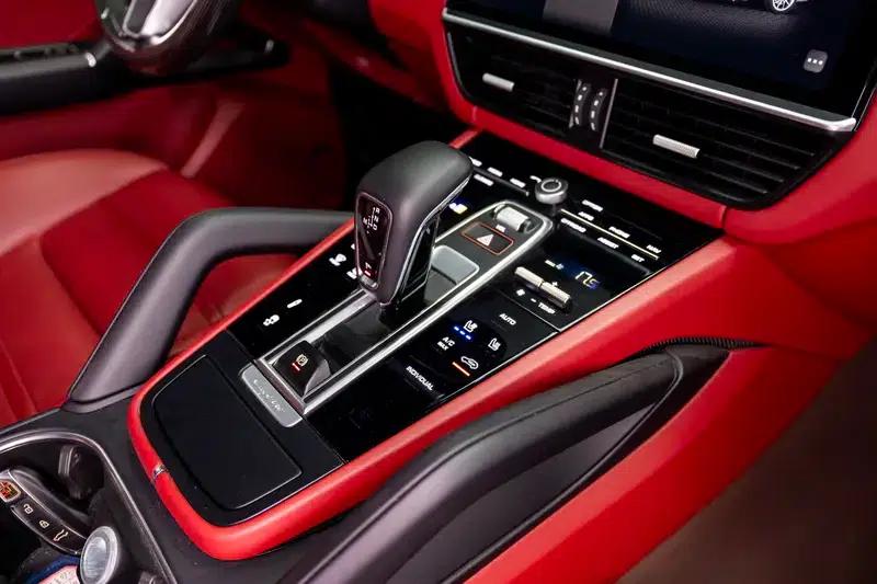 2023 Cayenne E-Hybrid 2.0T Platinum Edition — миниатюра 22
