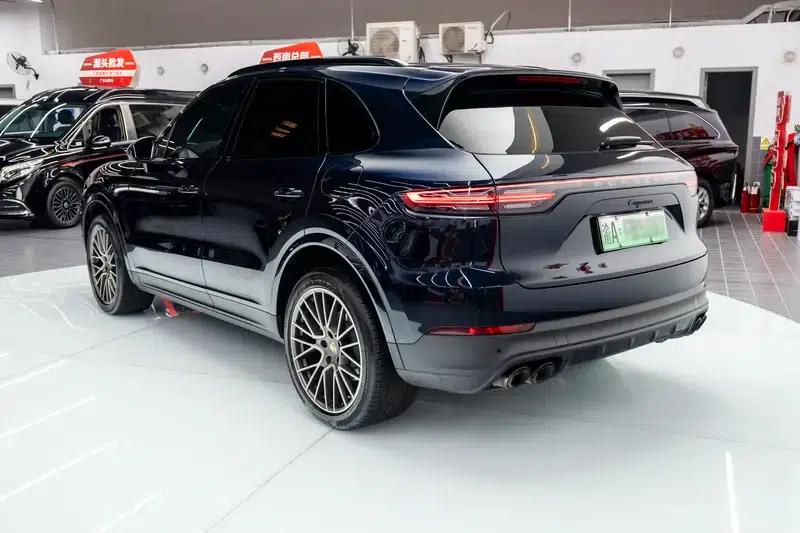 2023 Cayenne E-Hybrid 2.0T Platinum Edition — миниатюра 4