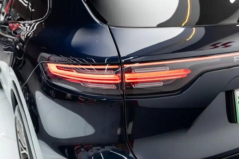 2023 Cayenne E-Hybrid 2.0T Platinum Edition — миниатюра 5