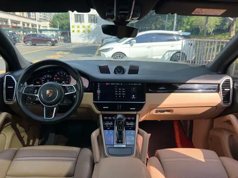 Cayenne E-Hybrid 2019 Cayenne E-Hybrid 2.0T — миниатюра 19
