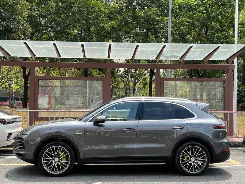 Cayenne E-Hybrid 2019 Cayenne E-Hybrid 2.0T — миниатюра 3