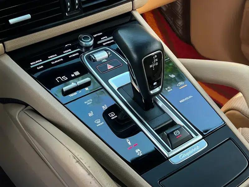 Cayenne E-Hybrid 2019 Cayenne E-Hybrid 2.0T — миниатюра 22