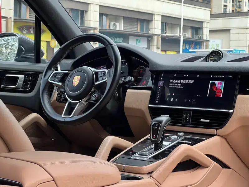Cayenne E-Hybrid 2019 Cayenne E-Hybrid 2.0T — миниатюра 24