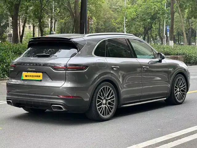 Cayenne E-Hybrid 2019 Cayenne E-Hybrid 2.0T — миниатюра 6