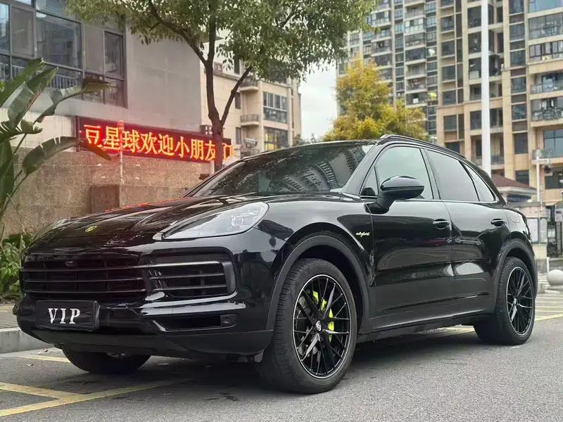 Cayenne E-Hybrid 2019 Cayenne E-Hybrid 2.0T — миниатюра 1