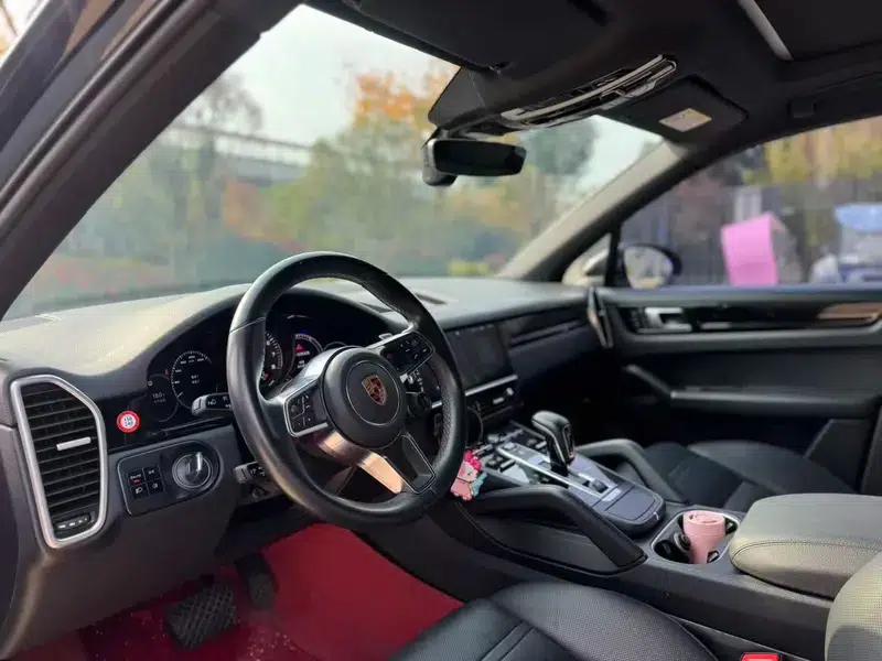 Cayenne E-Hybrid 2019 Cayenne E-Hybrid 2.0T — миниатюра 18