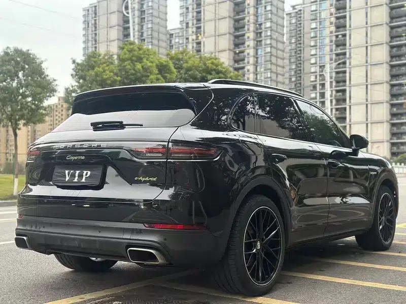 Cayenne E-Hybrid 2019 Cayenne E-Hybrid 2.0T — миниатюра 5