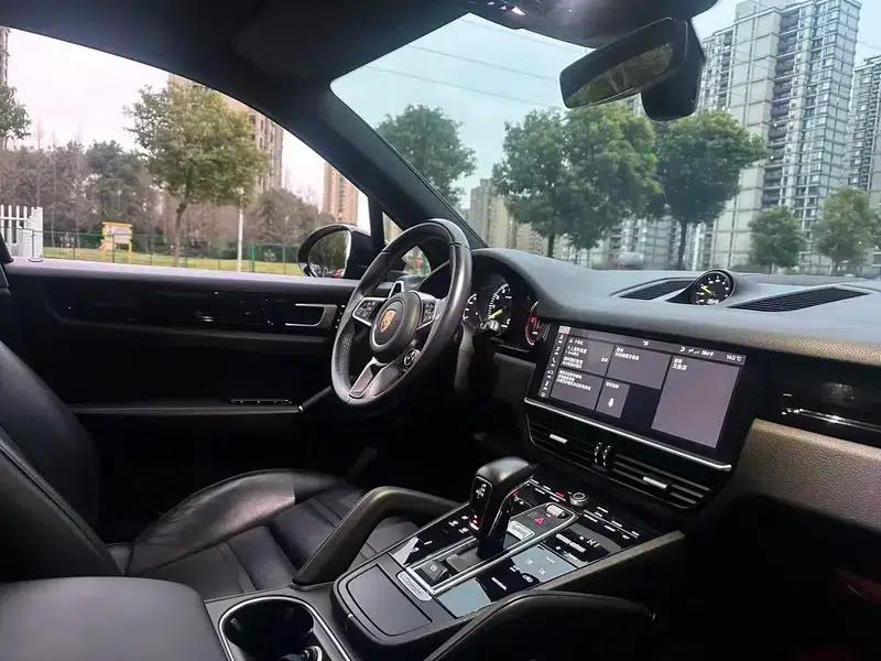 Cayenne E-Hybrid 2019 Cayenne E-Hybrid 2.0T — миниатюра 9