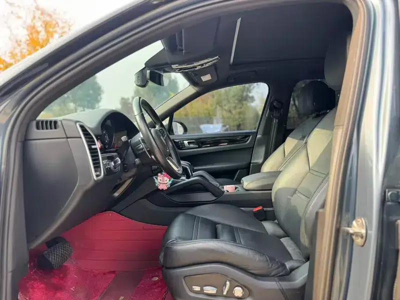 Cayenne E-Hybrid 2019 Cayenne E-Hybrid 2.0T — миниатюра 10