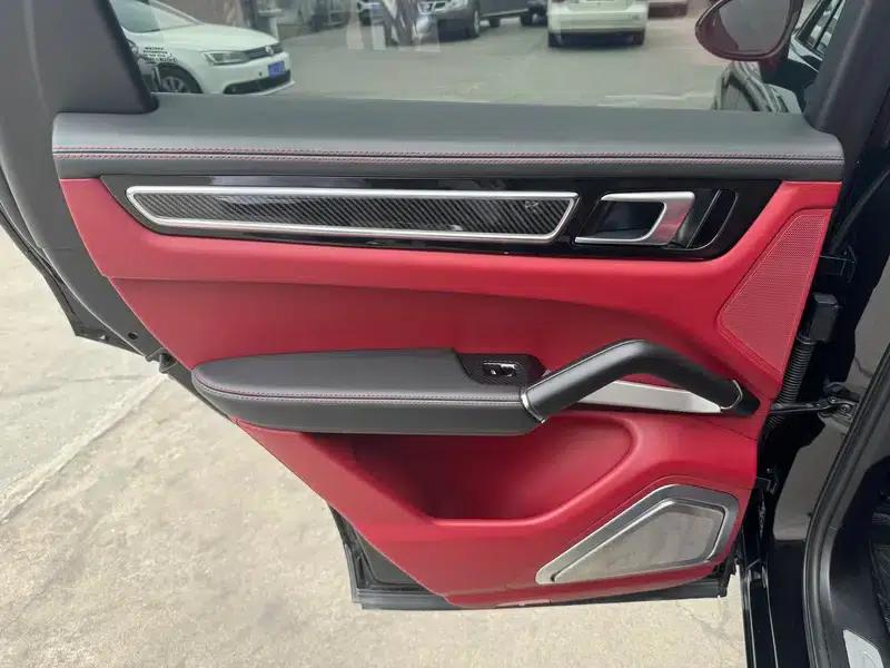 Cayenne E-Hybrid 2019 Cayenne E-Hybrid 2.0T — миниатюра 10