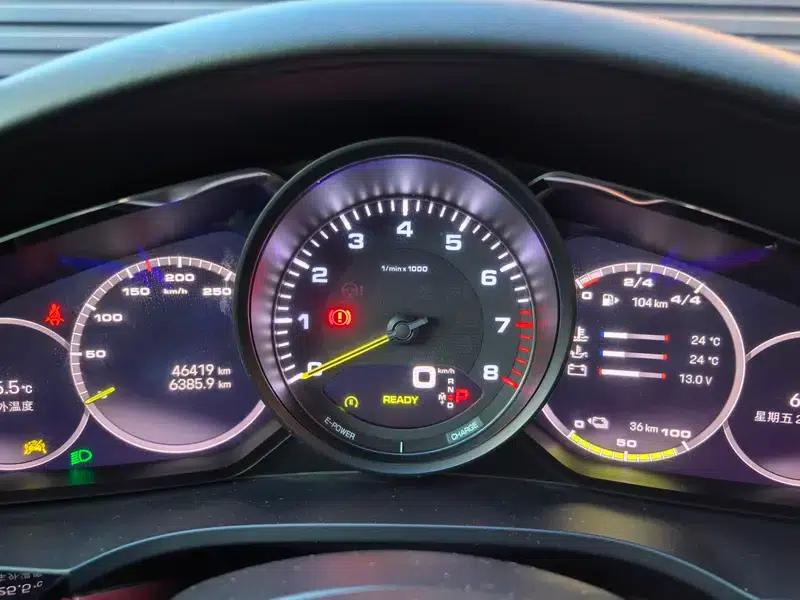 Cayenne E-Hybrid 2021 Cayenne E-Hybrid 2.0T — миниатюра 17