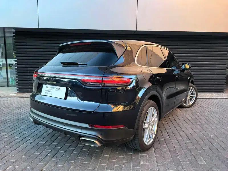 Cayenne E-Hybrid 2021 Cayenne E-Hybrid 2.0T — миниатюра 5
