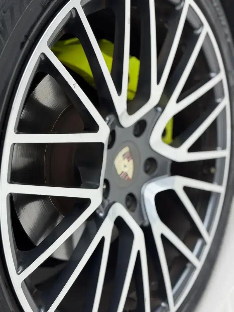 Cayenne E-Hybrid 2021 Cayenne E-Hybrid 2.0T — миниатюра 11