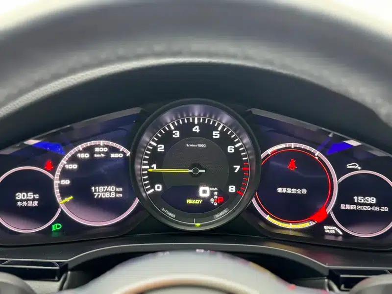 Cayenne E-Hybrid 2021 Cayenne E-Hybrid 2.0T — миниатюра 16