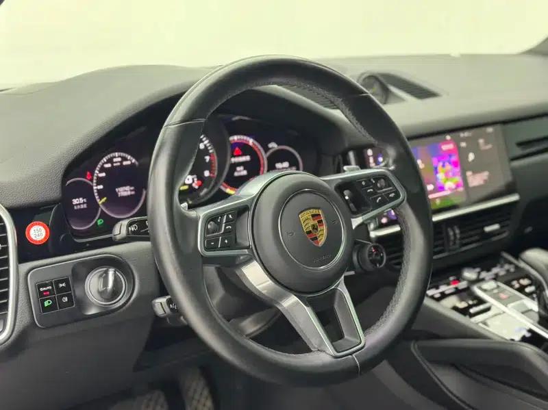 Cayenne E-Hybrid 2021 Cayenne E-Hybrid 2.0T — миниатюра 17