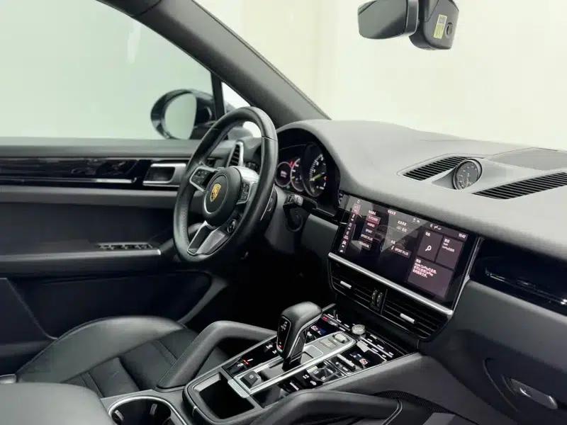 Cayenne E-Hybrid 2021 Cayenne E-Hybrid 2.0T — миниатюра 19