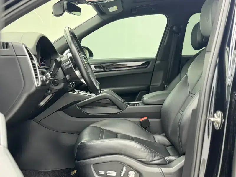 Cayenne E-Hybrid 2021 Cayenne E-Hybrid 2.0T — миниатюра 25