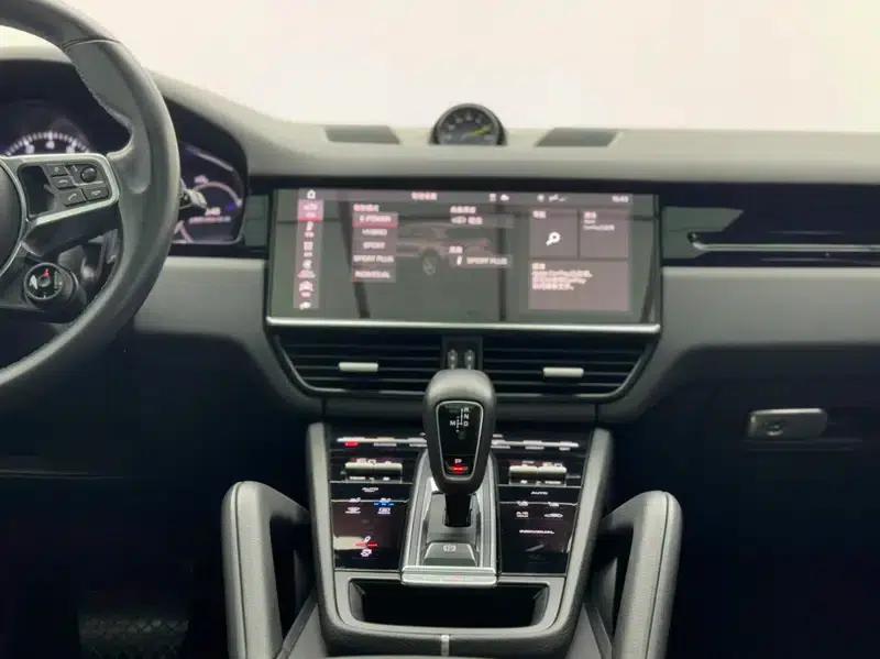 Cayenne E-Hybrid 2021 Cayenne E-Hybrid 2.0T — миниатюра 9