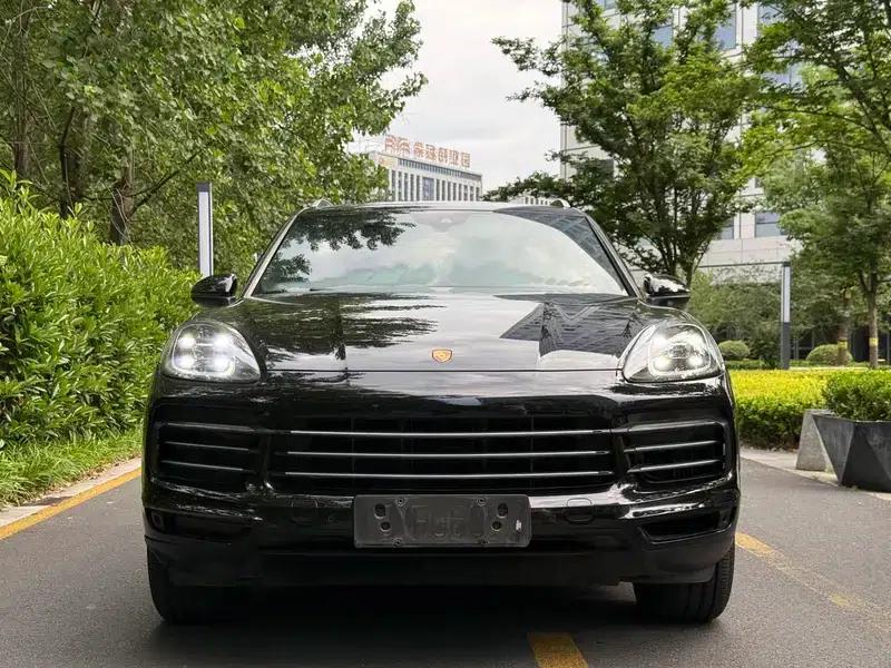 Cayenne E-Hybrid 2019 Cayenne E-Hybrid 2.0T — миниатюра 2