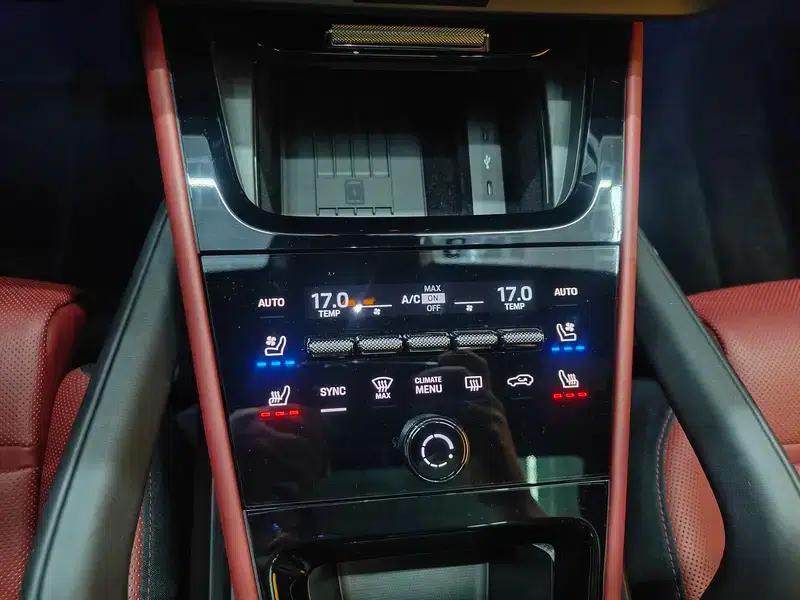 Cayenne E-Hybrid 2024 Cayenne E-Hybrid 2.0T — миниатюра 37