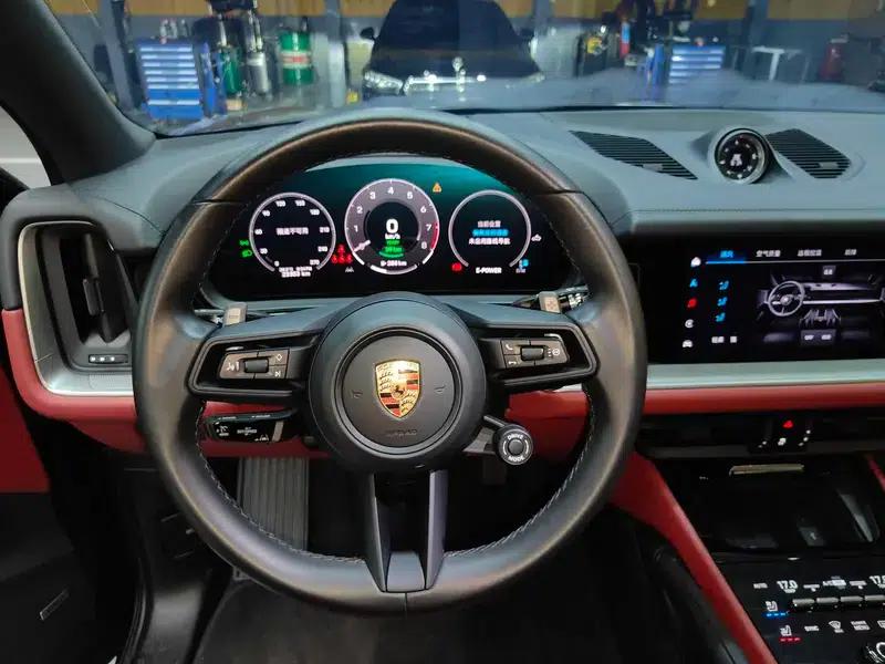 Cayenne E-Hybrid 2024 Cayenne E-Hybrid 2.0T — миниатюра 41