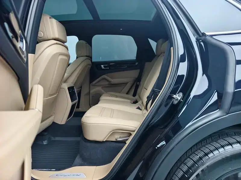 Cayenne E-Hybrid 2019 Cayenne E-Hybrid 2.0T — миниатюра 19
