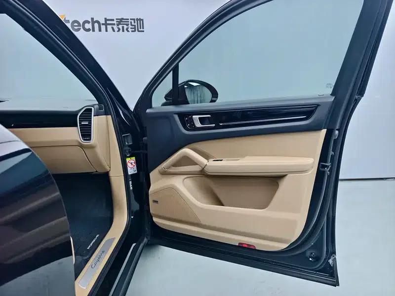 Cayenne E-Hybrid 2019 Cayenne E-Hybrid 2.0T — миниатюра 20
