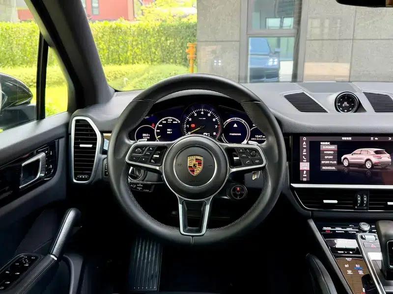Cayenne E-Hybrid 2021 Cayenne E-Hybrid 2.0T — миниатюра 16