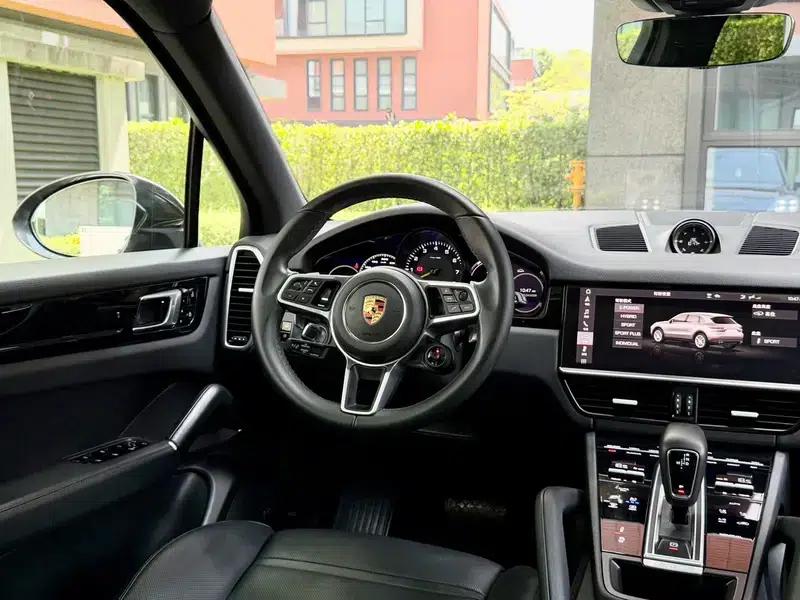 Cayenne E-Hybrid 2021 Cayenne E-Hybrid 2.0T — миниатюра 19