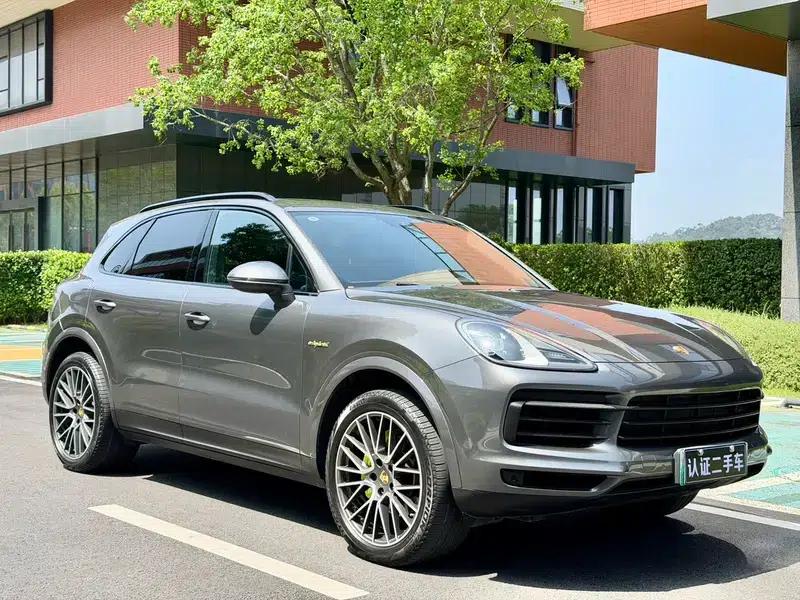 Cayenne E-Hybrid 2021 Cayenne E-Hybrid 2.0T — миниатюра 3