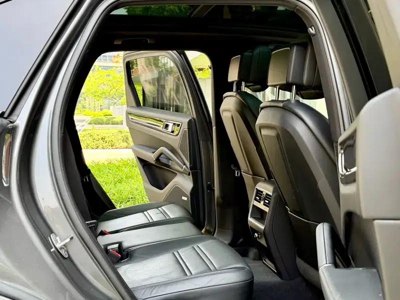 Cayenne E-Hybrid 2021 Cayenne E-Hybrid 2.0T — миниатюра 22