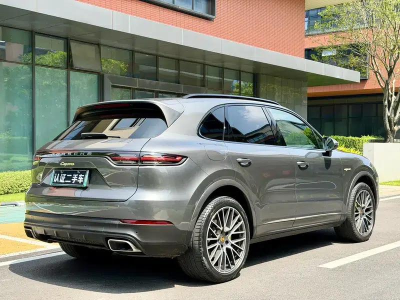 Cayenne E-Hybrid 2021 Cayenne E-Hybrid 2.0T — миниатюра 7