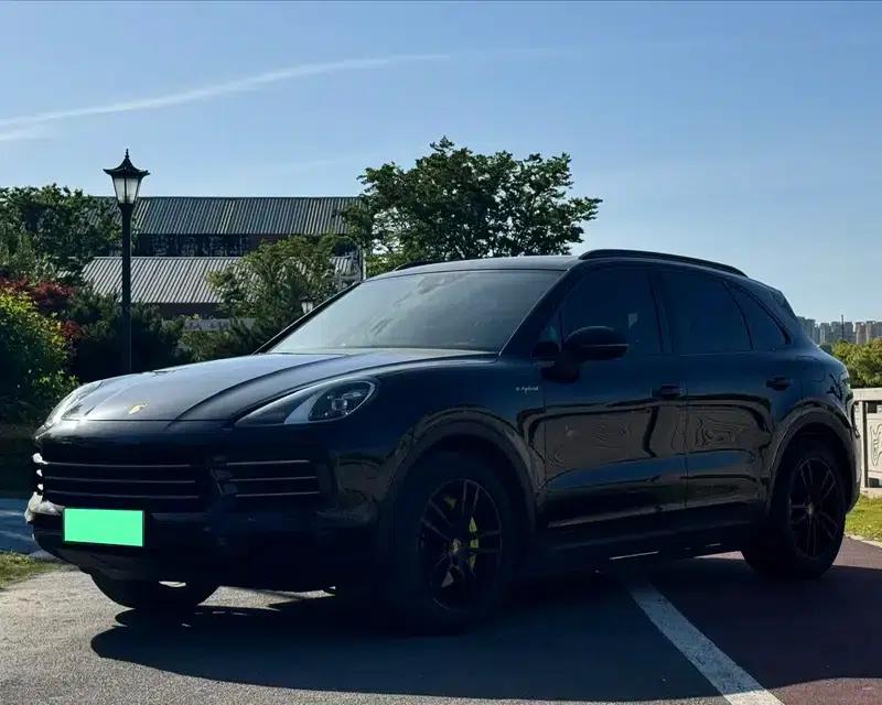 Cayenne E-Hybrid 2020 Cayenne E-Hybrid 2.0T — миниатюра 1