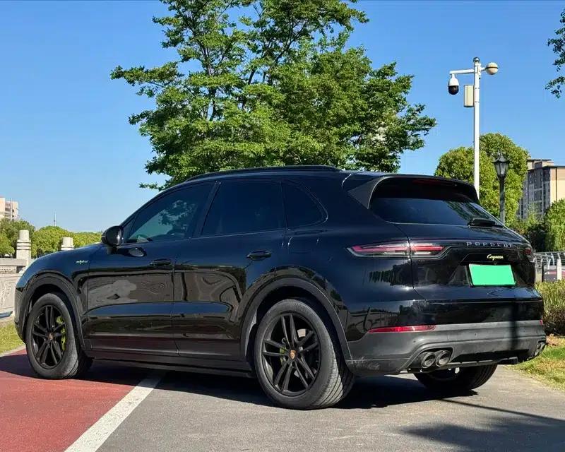 Cayenne E-Hybrid 2020 Cayenne E-Hybrid 2.0T — миниатюра 4
