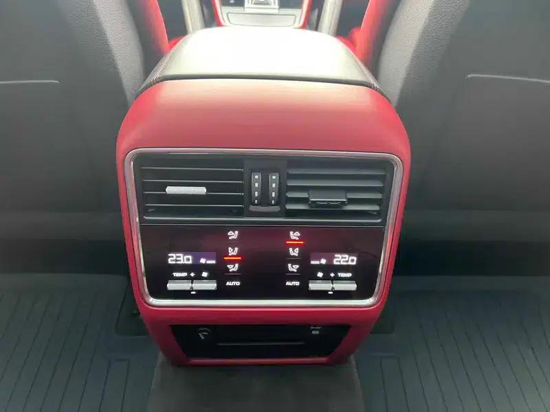 Cayenne E-Hybrid 2019 Cayenne E-Hybrid 2.0T — миниатюра 11