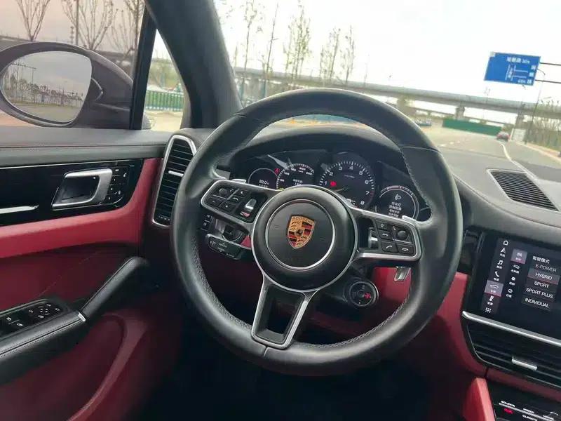 Cayenne E-Hybrid 2019 Cayenne E-Hybrid 2.0T — миниатюра 16